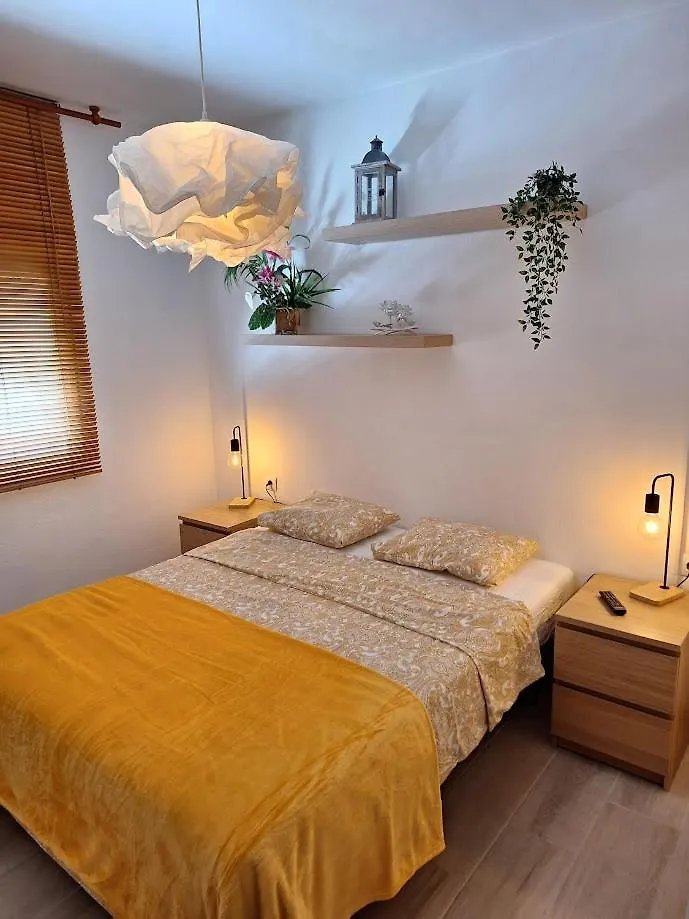 Bonanza 3 Bedroom Zen Appartment 베날마데나코스타